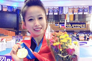 “Hoa khôi” làng võ Châu Tuyết Vân phấn khởi khoe HCV thế giới