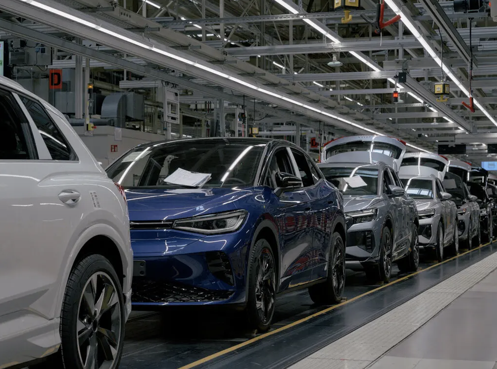 Vua xe hơi Volkswagen gặp khủng hoảng: Cảnh báo nguy hiểm cho kinh tế Đức - 1 Vua xe hơi Volkswagen gặp khủng hoảng: Cảnh báo nguy hiểm cho kinh tế Đức - 1