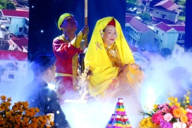 Đặc sắc Liên hoan nghệ thuật diễn xướng nghi lễ chầu văn đền Bảo Hà mở rộng