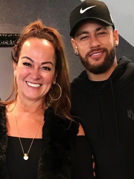 Những bí mật về gia đình Neymar - Nguồn sức mạnh giúp siêu sao PSG toả sáng - 2