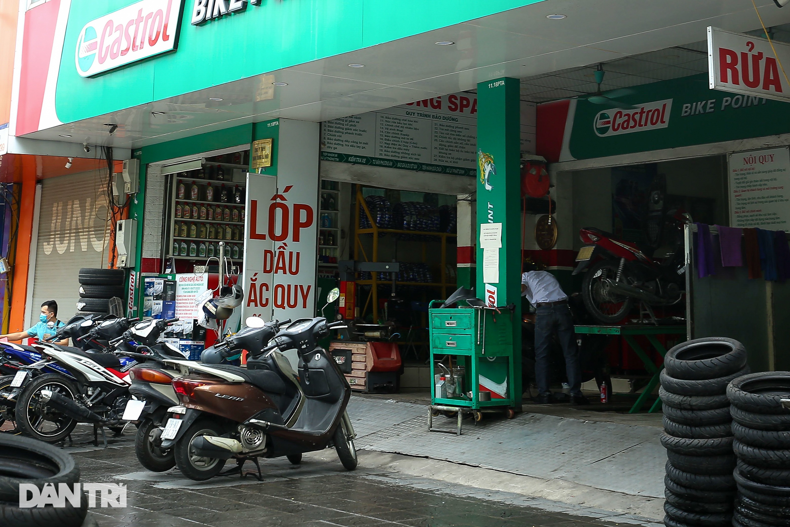Ngày đầu hàng quán 19 quận huyện ở Hà Nội được mở cửa bán mang về - 8 Ngày đầu hàng quán 19 quận huyện ở Hà Nội được mở cửa bán mang về - 8