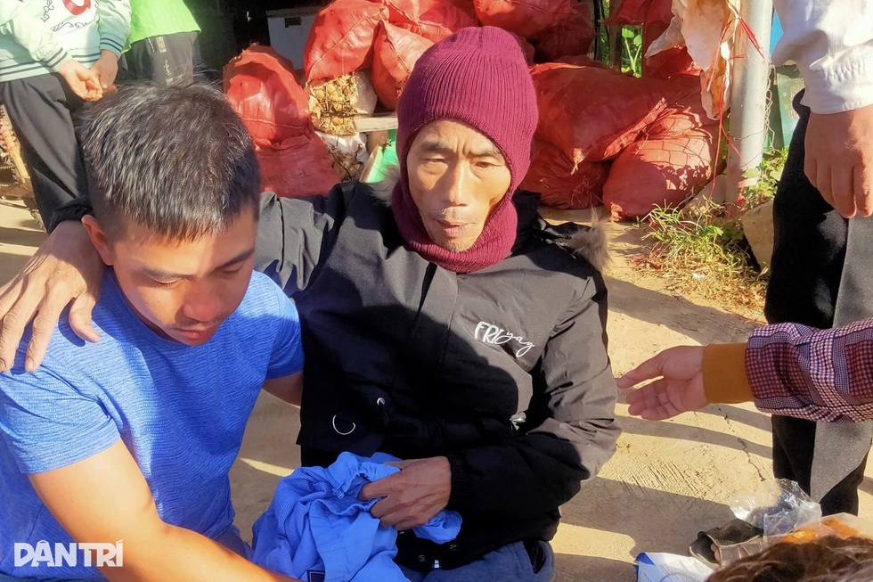 Đội SOS trên cung đường đèo tử thần ở Kon Tum - 7