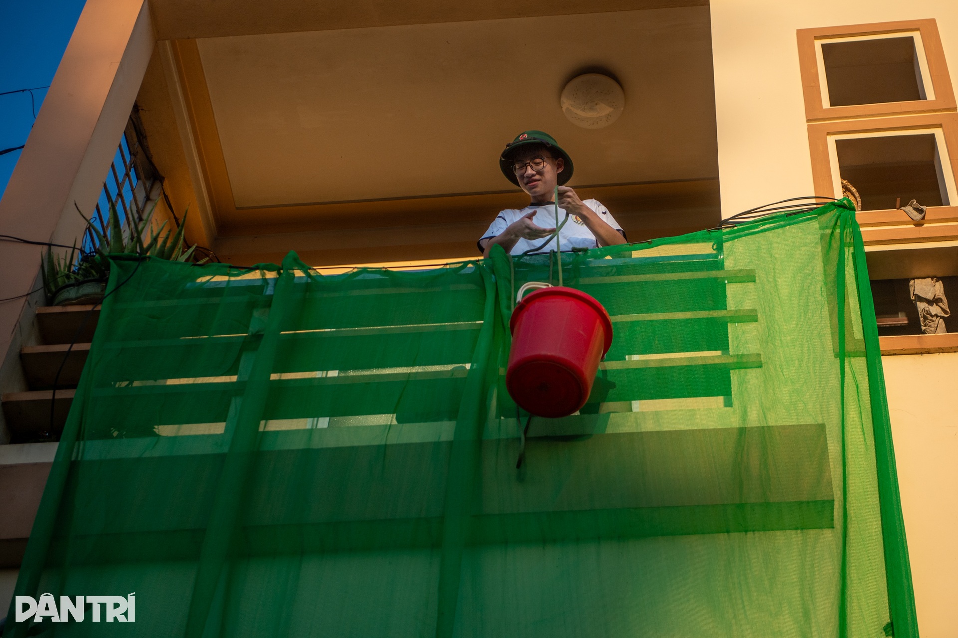 Tình cảnh bị cô lập giữa rốn lũ vô vàn khó khăn của người dân Thái Nguyên - 10 Tình cảnh bị cô lập giữa rốn lũ vô vàn khó khăn của người dân Thái Nguyên - 10