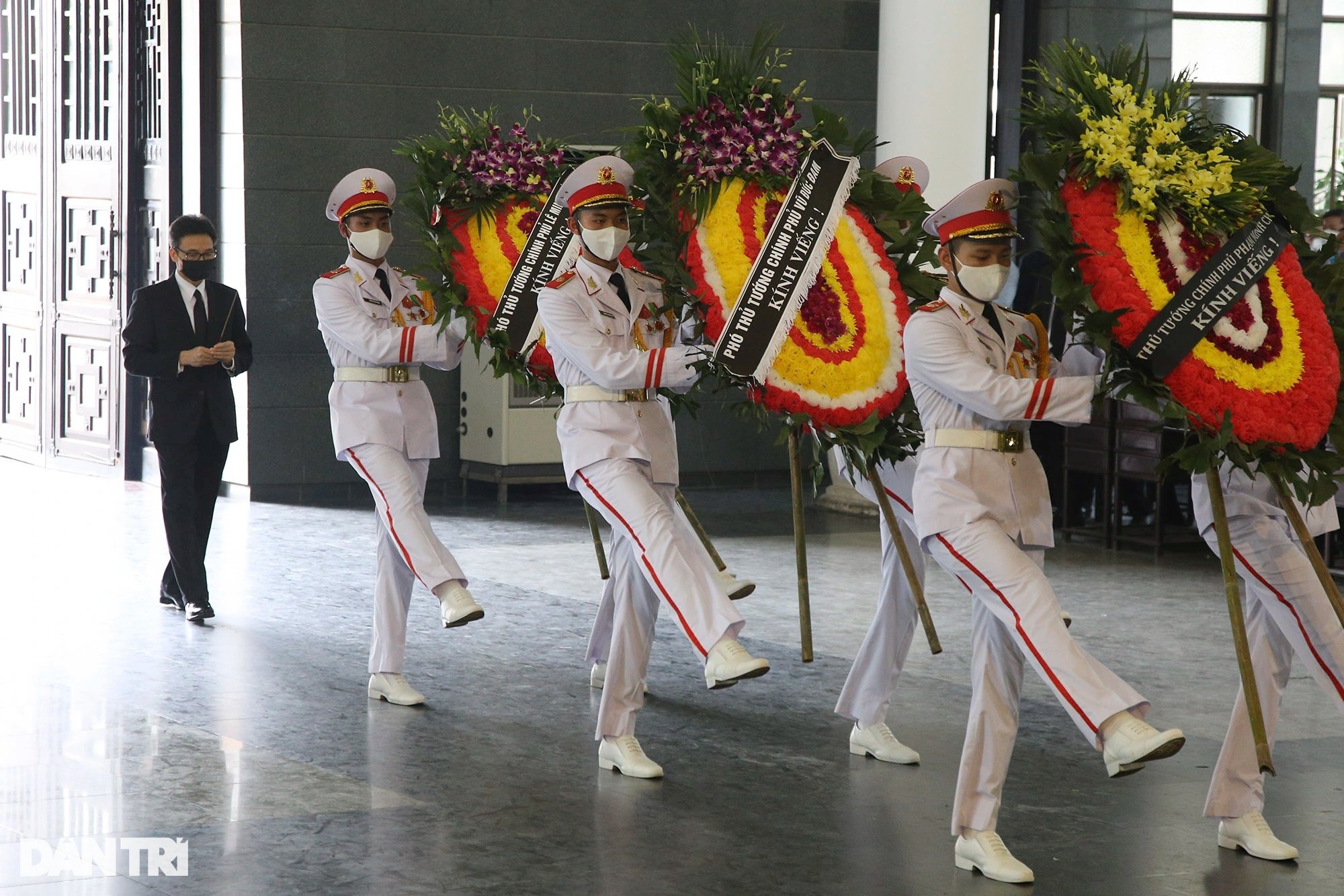Chủ tịch nước Nguyễn Xuân Phúc viếng tang Giáo sư, Viện sĩ Nguyễn Văn Hiệu - 7 Chủ tịch nước Nguyễn Xuân Phúc viếng tang Giáo sư, Viện sĩ Nguyễn Văn Hiệu - 7