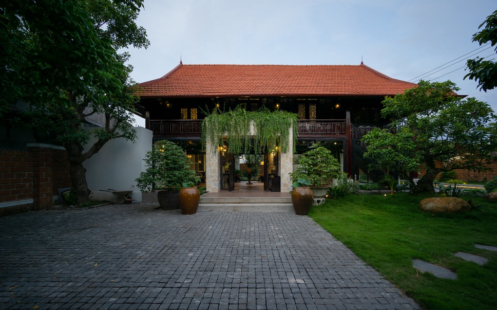 Nhà sàn cổ cải tạo đẹp như resort tại Huế, gia chủ quanh năm thích ...