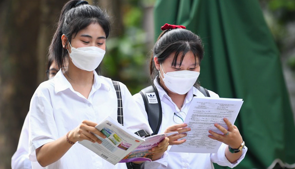 Thủ khoa vào lớp 10 của Hà Nội đạt 48,5 điểm - 1 Thủ khoa vào lớp 10 của Hà Nội đạt 48,5 điểm - 1