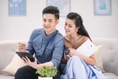 Ông Cao Thắng làm Đông Nhi thổn thức vì quà sinh nhật bất ngờ