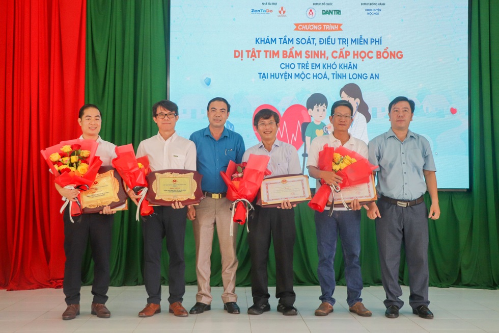 Báo Dân trí tổ chức tầm soát dị tật tim bẩm sinh miễn phí cho 1.000 trẻ em - 17 Báo Dân trí tổ chức tầm soát dị tật tim bẩm sinh miễn phí cho 1.000 trẻ em - 17