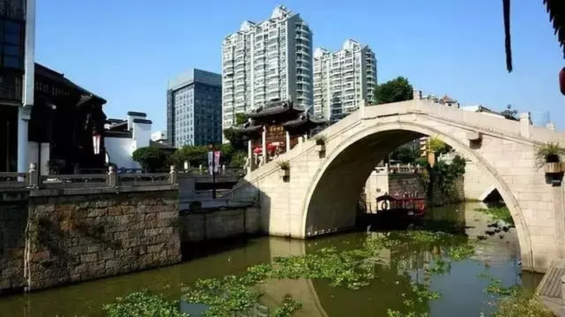 Cưu mang đứa trẻ mồ côi, 15 năm sau bất ngờ nhận được 55 tỷ - 1 Cưu mang đứa trẻ mồ côi, 15 năm sau bất ngờ nhận được 55 tỷ - 1