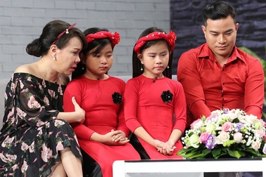 Việt Hương, Hari Won bật khóc trước hoàn cảnh người cha bán máu nuôi 2 con thơ