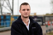 Kỹ sư Anh tính mua cả bãi rác để tìm ổ cứng chứa 8.000 Bitcoin