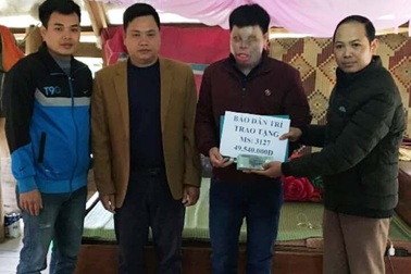 Gần 50 triệu đồng tiếp tục đến với chàng trai có khuôn mặt biến dạng vì bị tạt axit nhầm