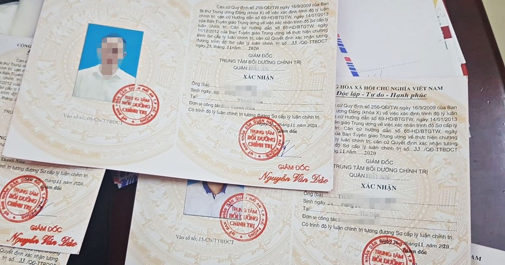 Ban Bí thư cho dừng việc xác định trình độ lý luận chính trị với cán bộ - 1 Ban Bí thư cho dừng việc xác định trình độ lý luận chính trị với cán bộ - 1