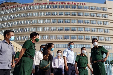 Ban bố tình trạng "sẵn sàng chiến đấu" giữa tâm dịch Covid-19