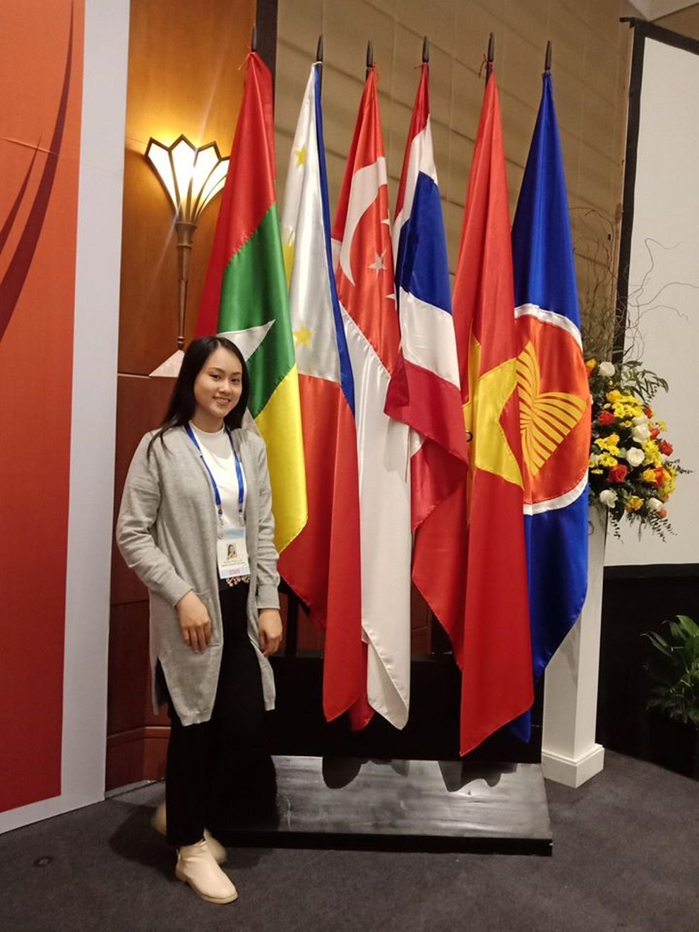 Á khôi Ngoại thương phát biểu xuất sắc tại hội nghị của Liên Hợp Quốc - 4 Á khôi Ngoại thương phát biểu xuất sắc tại hội nghị của Liên Hợp Quốc - 4