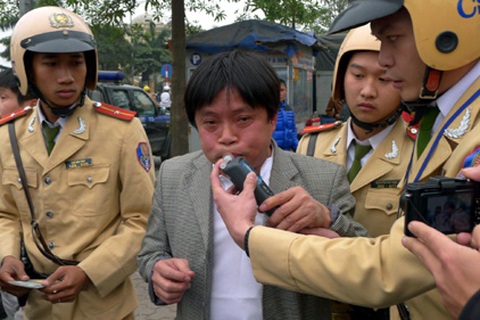 Lái xe có "hơi men" sẽ bị phạt tới 18 triệu đồng