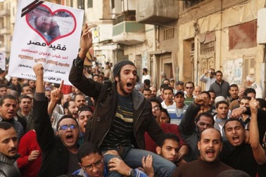 Biểu tình rầm rộ tại Ai Cập phản đối tuyên bố hiến pháp của tổng thống