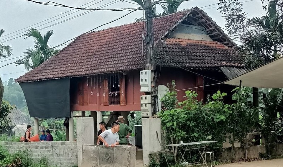 Nghi án chồng đâm chết vợ lúc nửa đêm - 1 Nghi án chồng đâm chết vợ lúc nửa đêm - 1