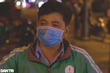 Xăng tăng, thực phẩm đội giá: Cú "đánh bồi" bóp nghẹt lao động nghèo TPHCM