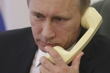 Tàu phá băng Nga mắc kẹt trên Thái Bình Dương