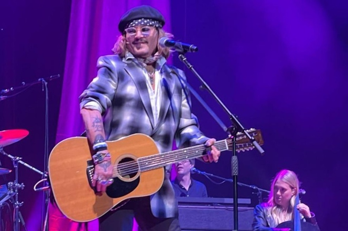 Johnny Depp sẽ được gì sau chiến thắng lịch sử? - 4 Johnny Depp sẽ được gì sau chiến thắng lịch sử? - 4