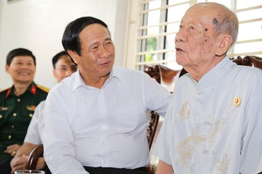 Hải Phòng: Tổ chức tặng quà mừng thọ người cao tuổi