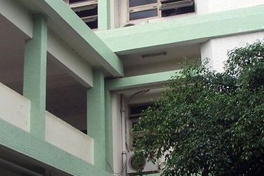 Nhảy từ tầng 4 bệnh viện, cụ ông 80 tuổi tử vong