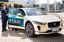 Tương lai "phổ cập" xe chạy điện bắt đầu từ những chiếc taxi