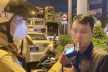 Tài xế vi phạm nồng độ cồn vượt mức kịch khung nói do "ăn vải"