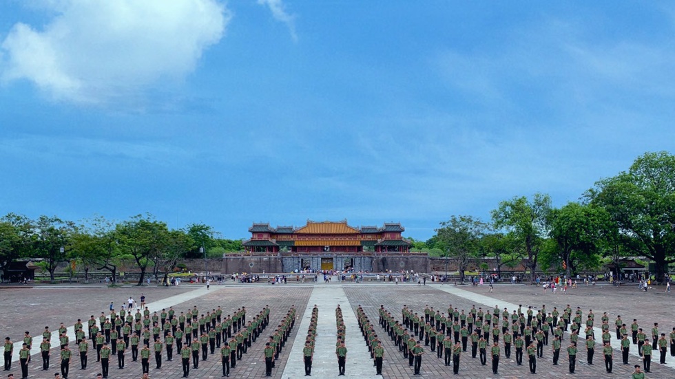 Bảo bối của cảnh vệ và chuyện về người nâng tầm Mai Hoa quyền - 3 Bảo bối của cảnh vệ và chuyện về người nâng tầm Mai Hoa quyền - 3