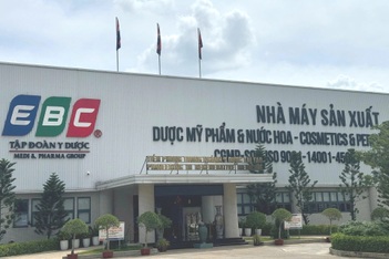 Từ lùm xùm đến khởi tố vụ án liên quan mỹ phẩm công ty chồng Đoàn Di Băng