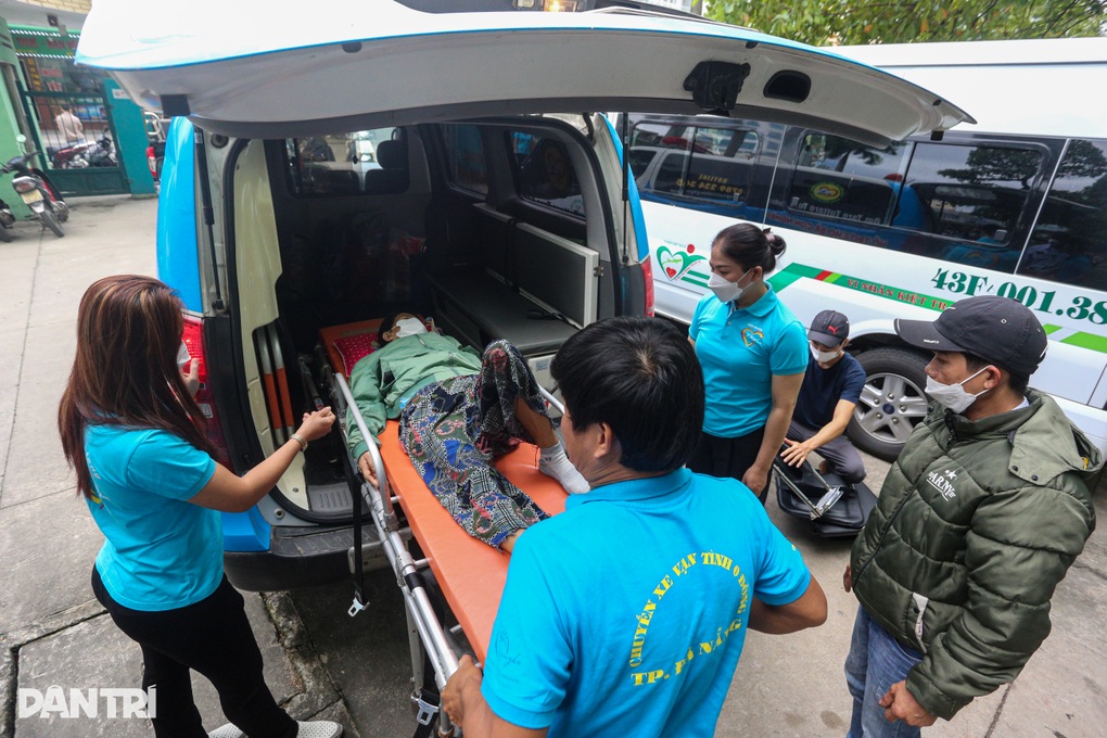 Xúc động chuyến xe có một không hai những ngày giáp Tết - 1 Xúc động chuyến xe có một không hai những ngày giáp Tết - 1