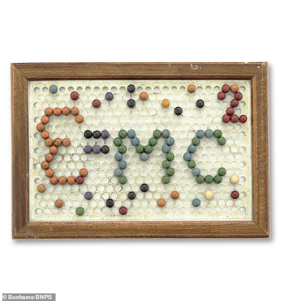 Bộ đồ chơi thời thơ ấu của thiên tài Einstein được rao bán hơn 1,3 tỷ đồng - 1 Bộ đồ chơi thời thơ ấu của thiên tài Einstein được rao bán hơn 1,3 tỷ đồng - 1