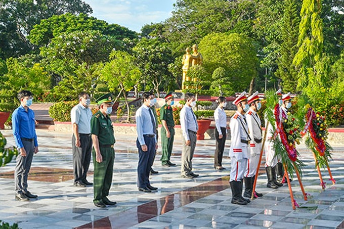 Bình Thuận hỗ trợ xây dựng và sửa chữa 992 căn nhà người có công đang gặp khó khăn về nhà ở - Ảnh 1.