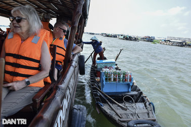 Chợ nổi đang "chìm"