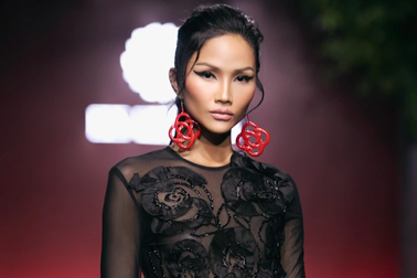 H'Hen Niê, Minh Kha làm vedette bộ sưu tập của Hà Linh Thư