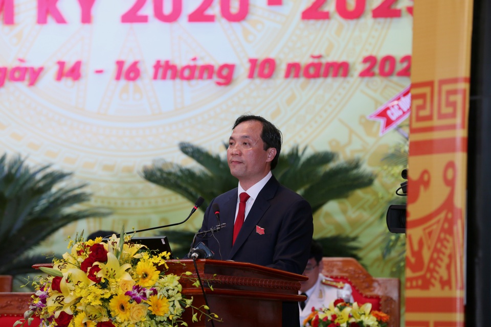 Ông Hoàng Trung Dũng được bầu làm Bí thư Tỉnh ủy Hà Tĩnh - 1 Ông Hoàng Trung Dũng được bầu làm Bí thư Tỉnh ủy Hà Tĩnh - 1