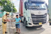 CSGT TPHCM thực hiện cao điểm kiểm tra, xử lý xe vi phạm