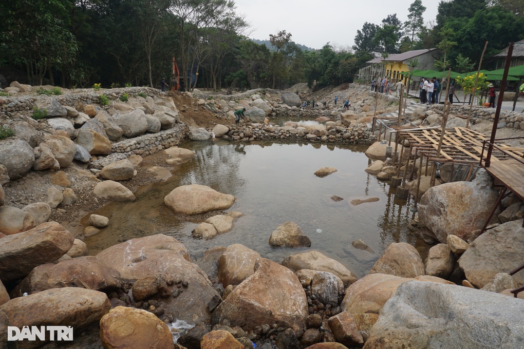 Tháo dỡ công trình băm nát con suối ở Đà Nẵng để làm du lịch - 3 Tháo dỡ công trình băm nát con suối ở Đà Nẵng để làm du lịch - 3
