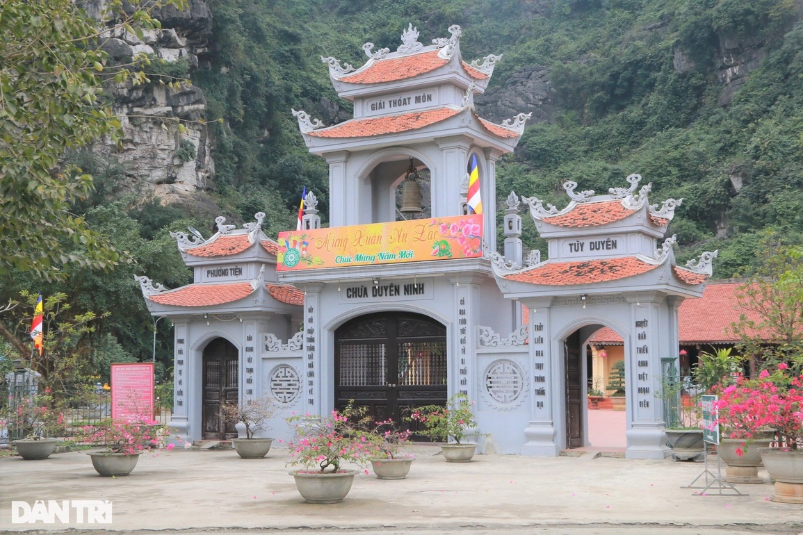 Ngôi chùa cầu duyên cổ nhất Việt Nam vắng bóng khách ngày lễ tình nhân - 1 Ngôi chùa cầu duyên cổ nhất Việt Nam vắng bóng khách ngày lễ tình nhân - 1
