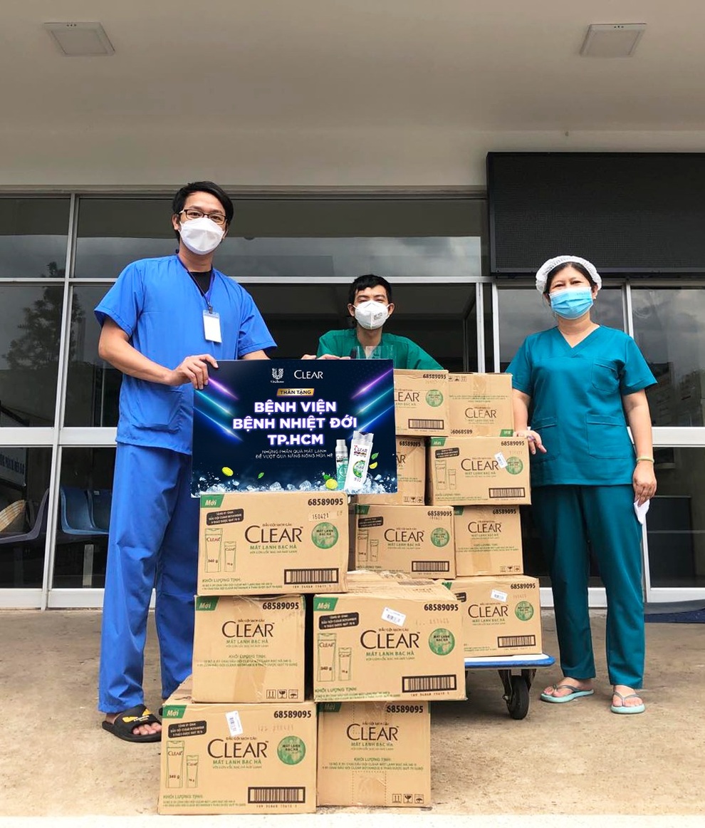 Những món quà hạ nhiệt gửi đến các chiến binh căng mình giữa đại dịch - 3