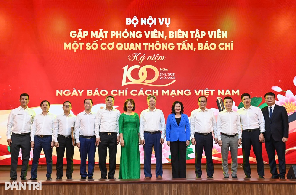 Báo chí là kênh truyền thông chính sách kịp thời, hiệu quả đến người dân - 4