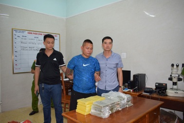 Vụ ô tô chở 54 bánh heroin: Thu giữ thêm 22 bánh heroin tại nhà nghi phạm