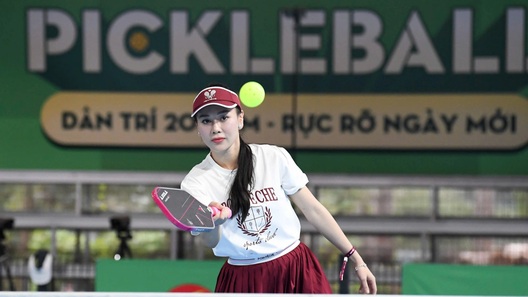 Dàn sao đổ bộ giải pickleball báo Dân trí