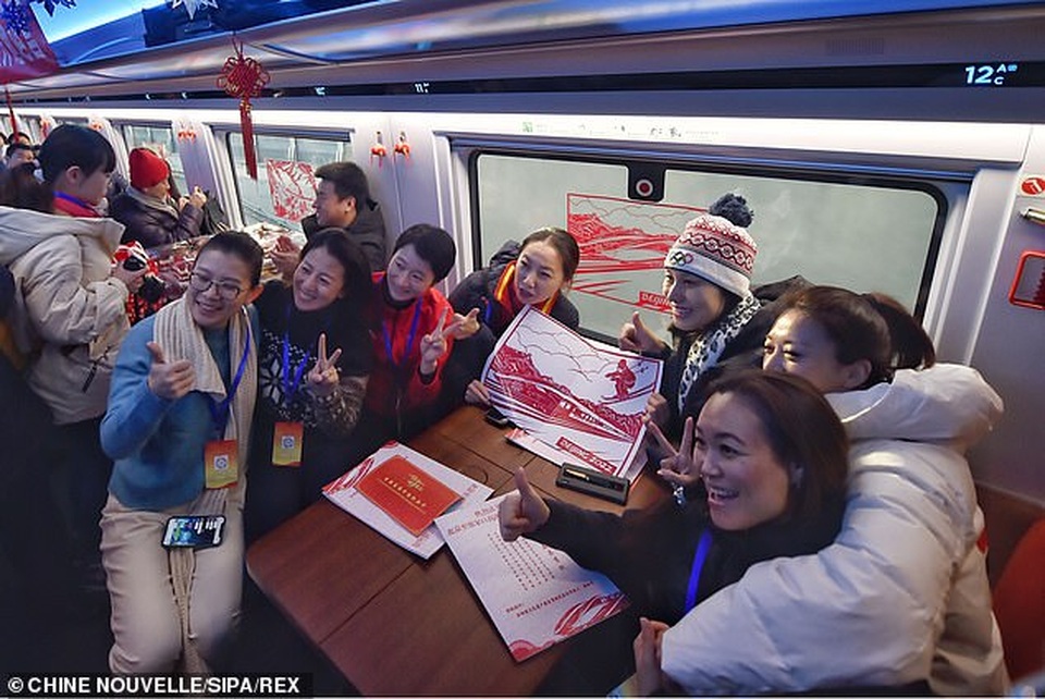 Tàu cao tốc thông minh của Trung Quốc có tốc độ 350 km/h, lái tự động và tín hiệu 5G - 4 Tàu cao tốc thông minh của Trung Quốc có tốc độ 350 km/h, lái tự động và tín hiệu 5G - 4