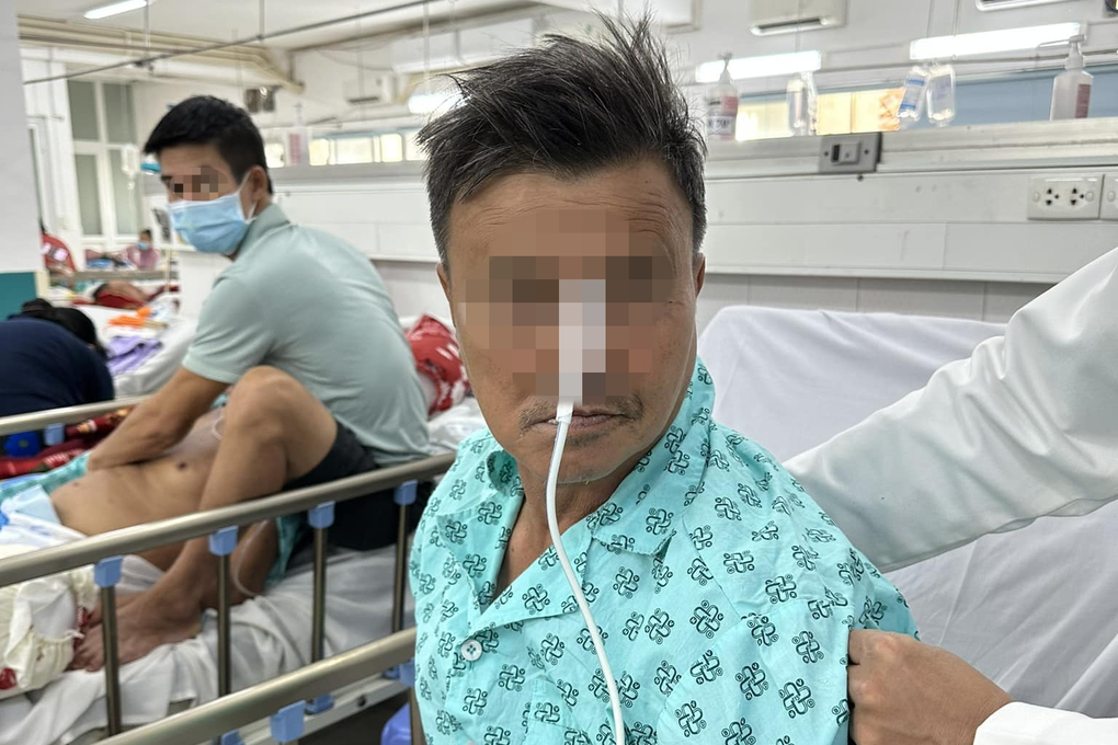 TPHCM: Người đàn ông đột quỵ giữa chợ khi vừa lãnh lương để về quê ăn Tết - 1 TPHCM: Người đàn ông đột quỵ giữa chợ khi vừa lãnh lương để về quê ăn Tết - 1