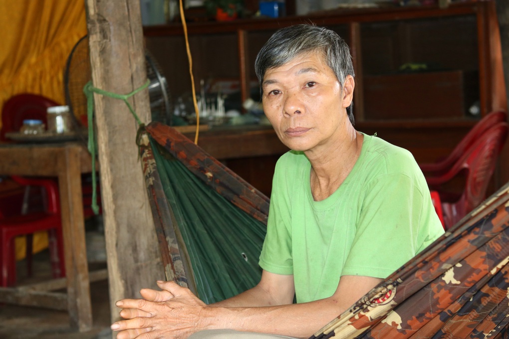 Cảnh đường cùng của vợ chồng già không con, bệnh tật trong mái tranh ọp ẹp - 3 Cảnh đường cùng của vợ chồng già không con, bệnh tật trong mái tranh ọp ẹp - 3