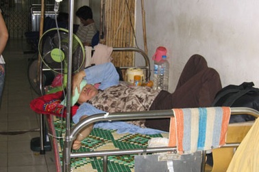 Thủ tướng yêu cầu giảm quá tải bệnh viện