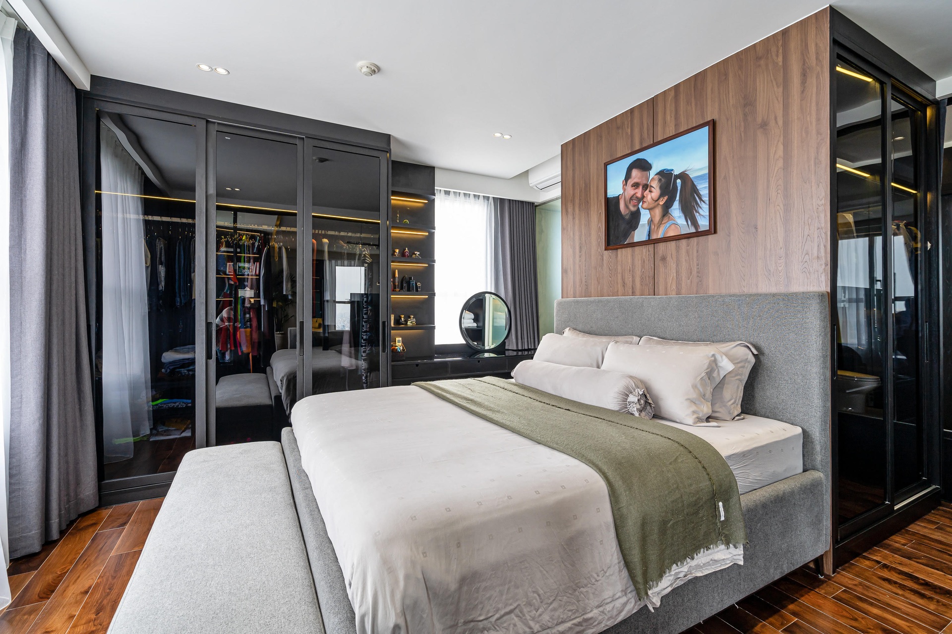 Căn hộ 115 m2 lạ mắt với nội thất tông màu đen chủ đạo - 8 Căn hộ 115 m2 lạ mắt với nội thất tông màu đen chủ đạo - 8