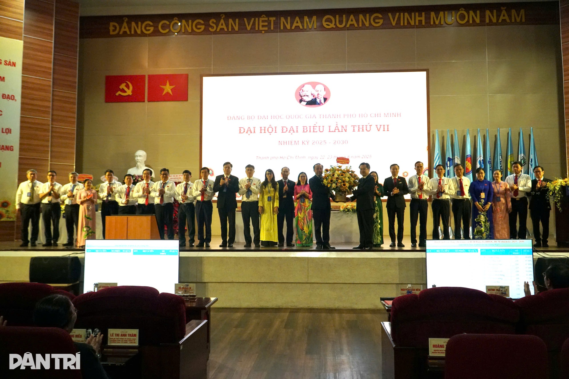 Lãnh đạo Trung ương, TPHCM dự Đại hội Đảng bộ Đại học Quốc gia TPHCM - 8